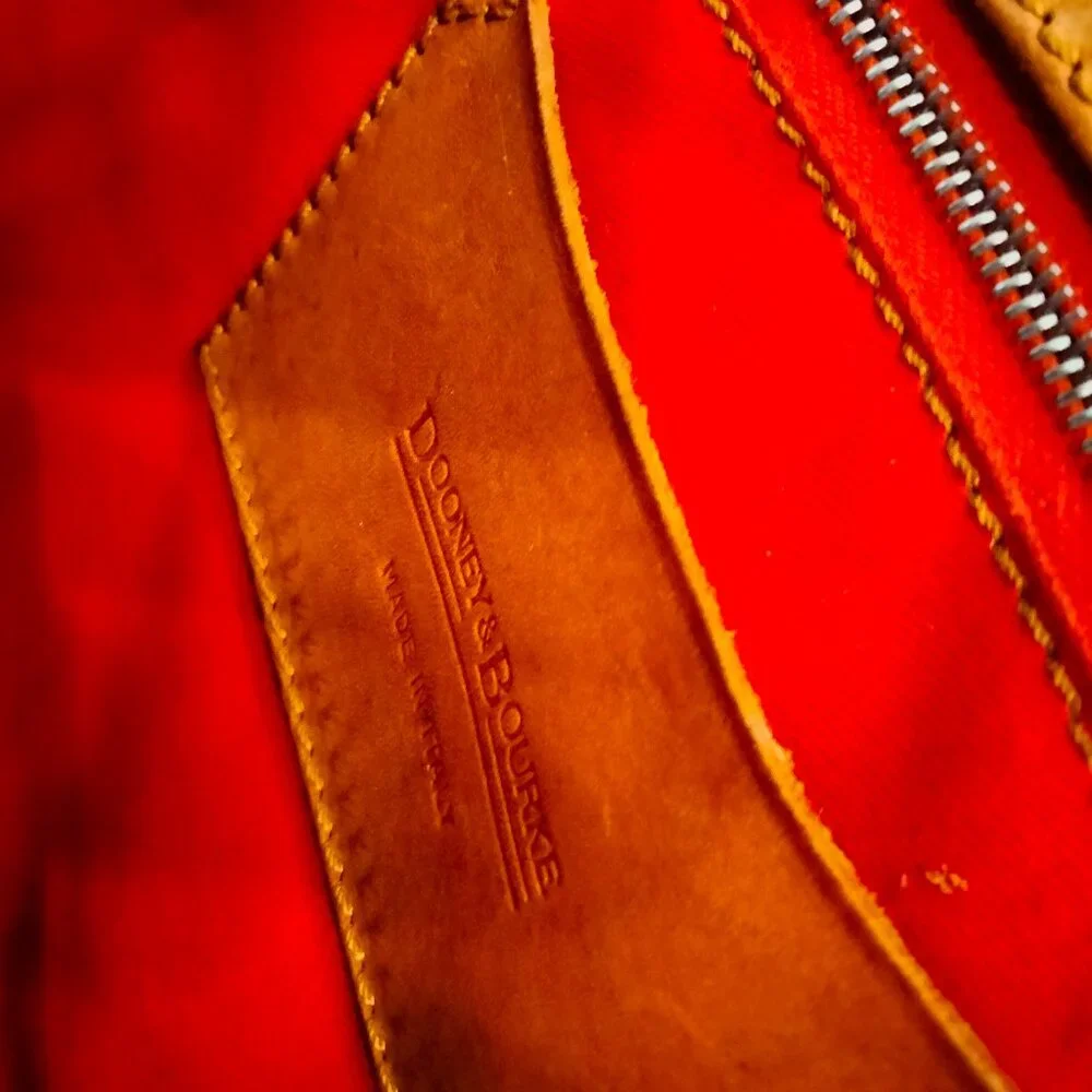 Dooney & Bourke saddle leather bag with brass trim - Picture 5 of 15
